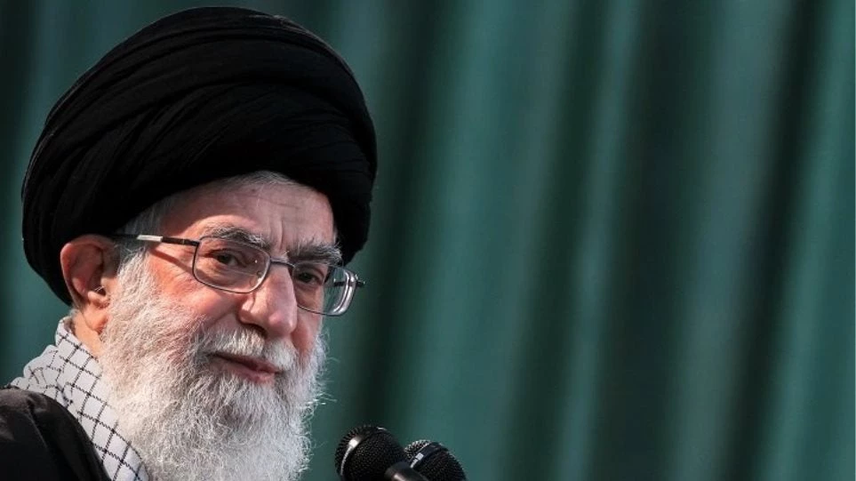 Αγιατολάχ Χαμενεΐ: Οι ΗΠΑ προκαλούν τη Σαουδική Αραβία να αντιμετωπίσει το Ιράν